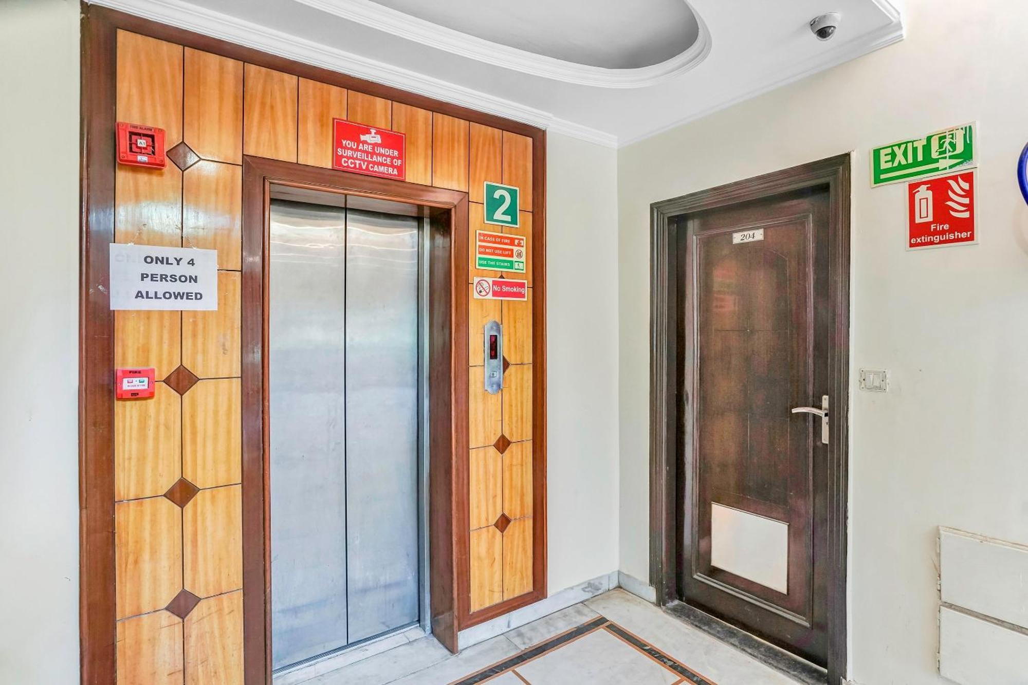 Hotel O Delhi Empire New Delhi Bagian luar foto
