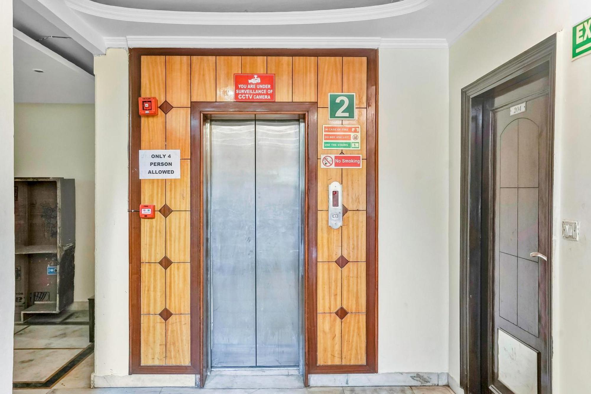 Hotel O Delhi Empire New Delhi Bagian luar foto