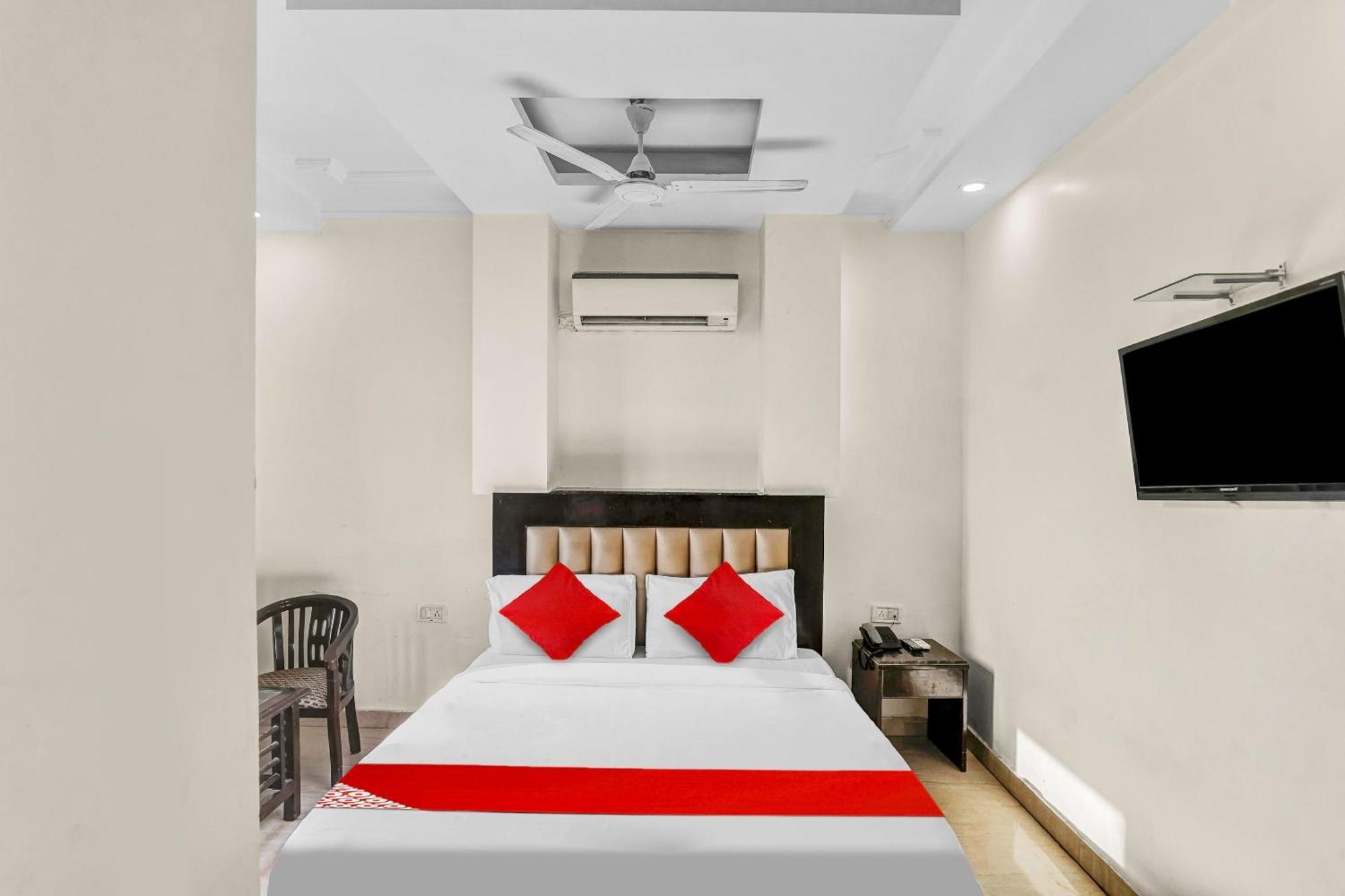 Hotel O Delhi Empire New Delhi Bagian luar foto