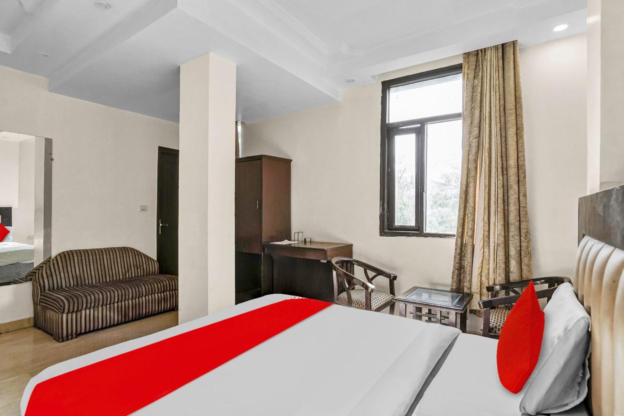 Hotel O Delhi Empire New Delhi Bagian luar foto